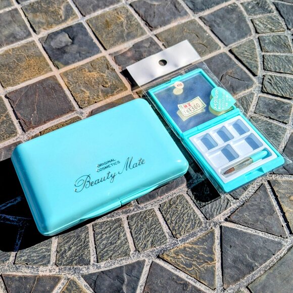 Japanese VTG Retro Aqua Compact Makeup Mirror+Brush Palette Holder Case 2-pc Set - Picture 2 of 4